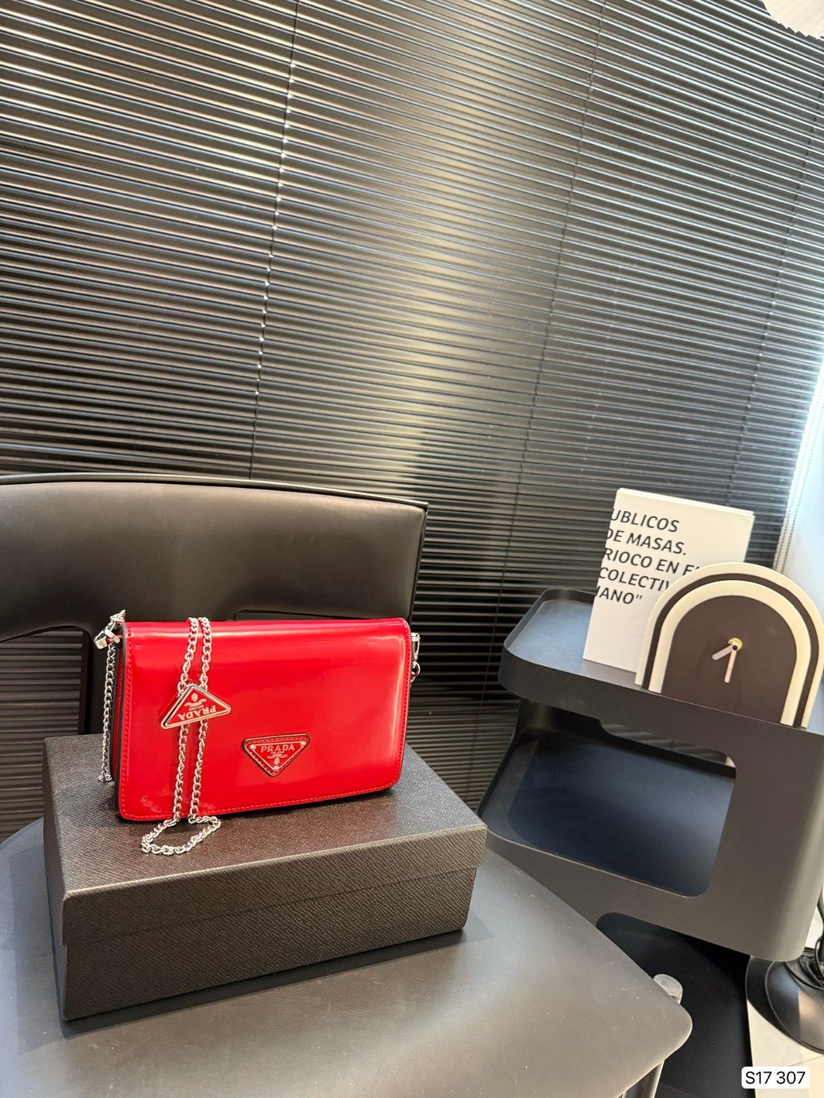 プラダ PRADA-Soft Calf ショルダーバッグ チェーンバッグ A30871