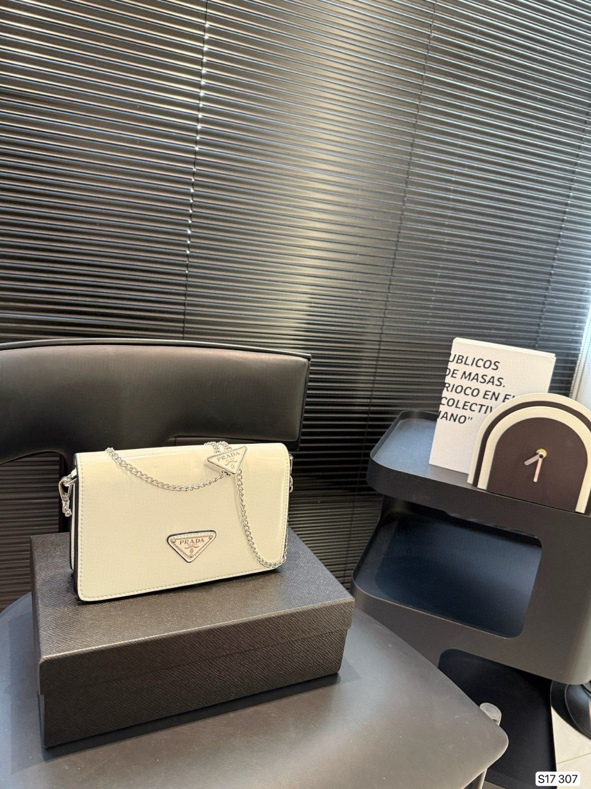 プラダ PRADA-Soft Calf ショルダーバッグ チェーンバッグ A30871