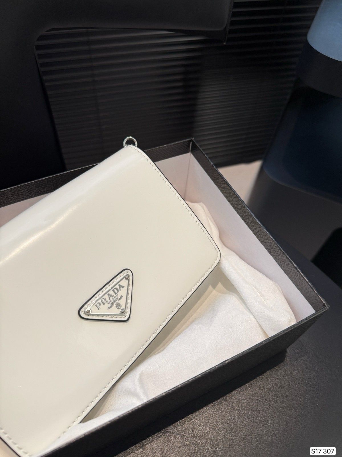 プラダ PRADA-Soft Calf ショルダーバッグ チェーンバッグ A30871