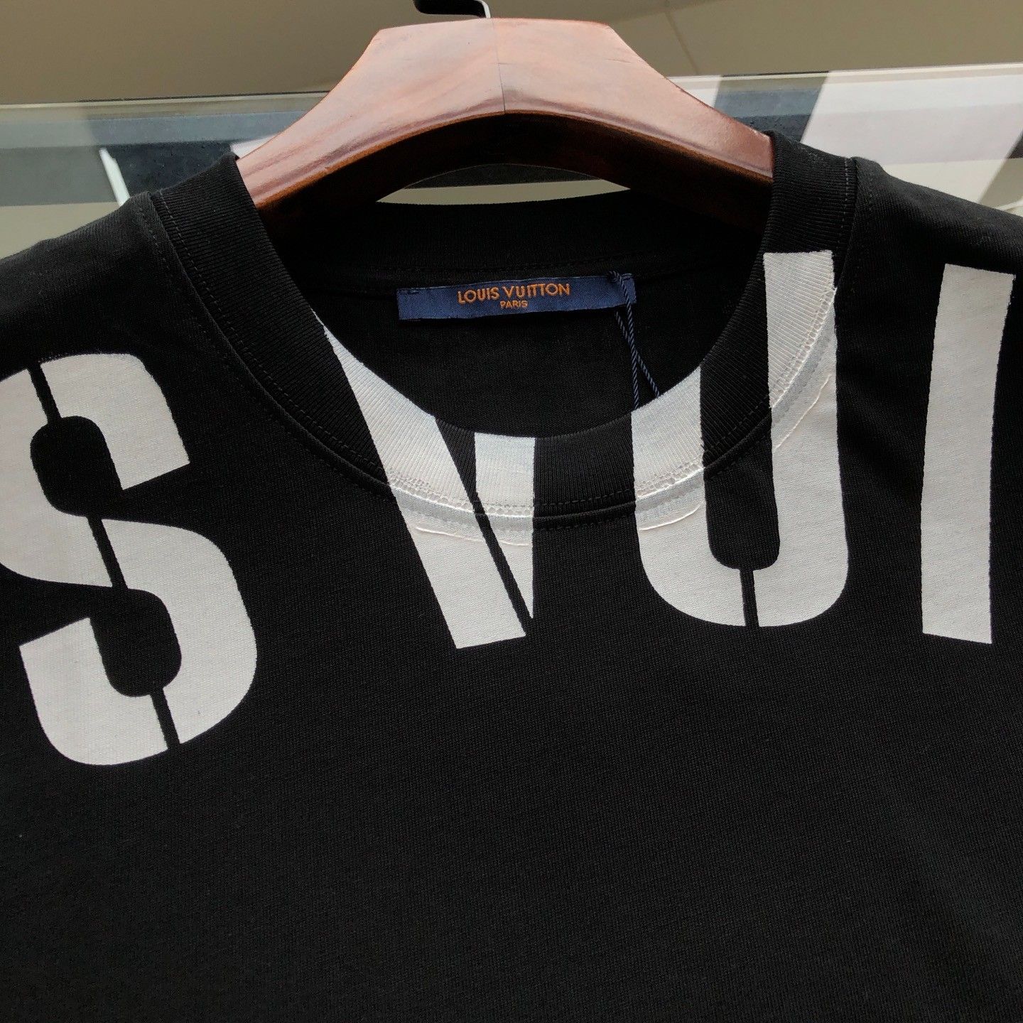 ルイヴィトン 半袖Tシャツ プリント シンプル ファション A30874