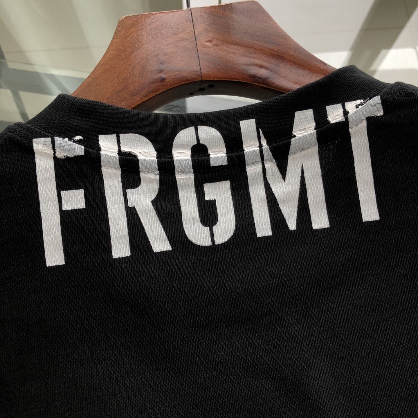 ルイヴィトン 半袖Tシャツ プリント シンプル ファション A30874