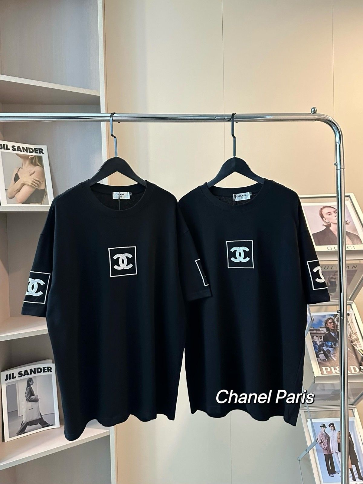 シャネル 半袖tシャツ 刺繍ロゴ 高級感 ブラック A30872