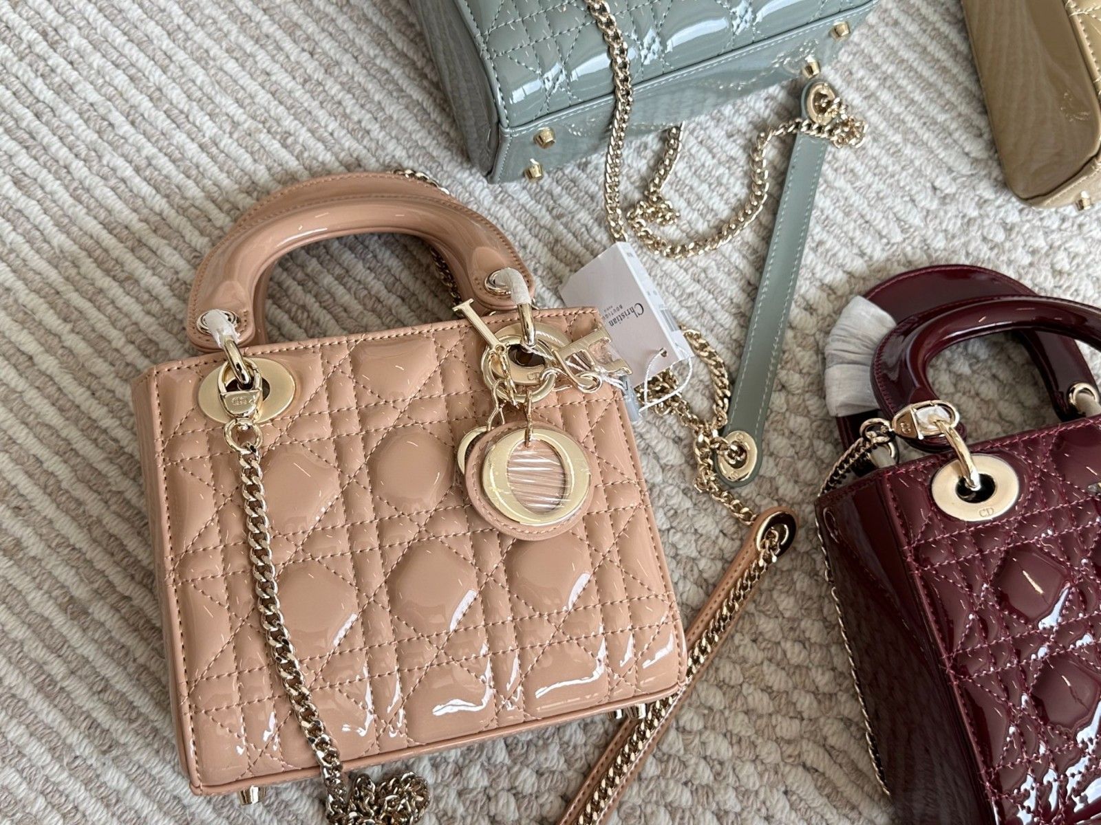 ディオール Lady Dior バッグ ミニ エナメル 可愛い A30877