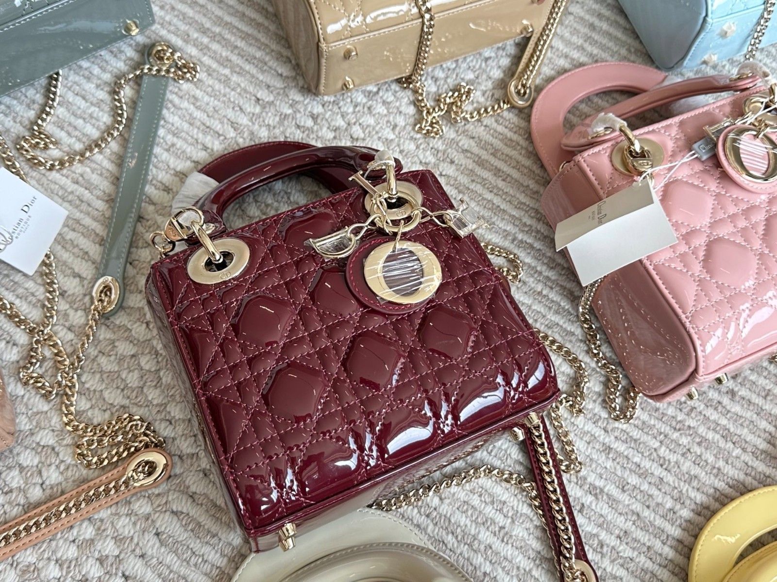 ディオール Lady Dior バッグ ミニ エナメル 可愛い A30877