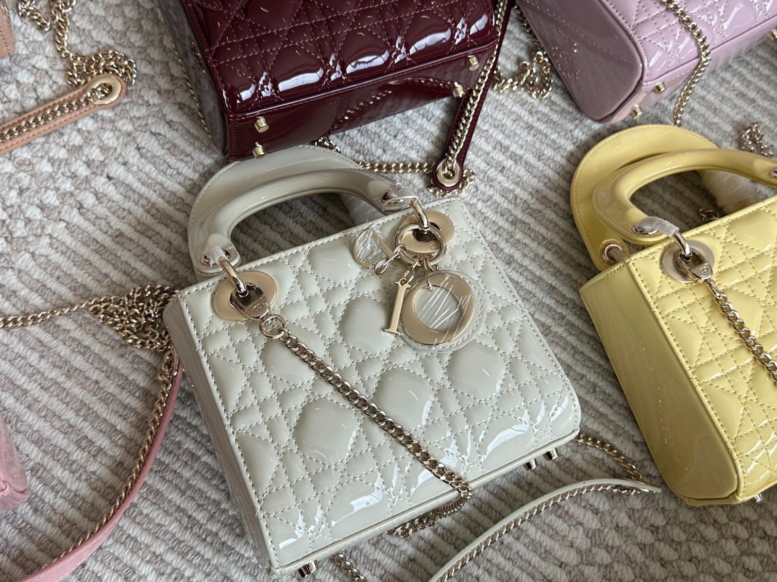 ディオール Lady Dior バッグ ミニ エナメル 可愛い A30877