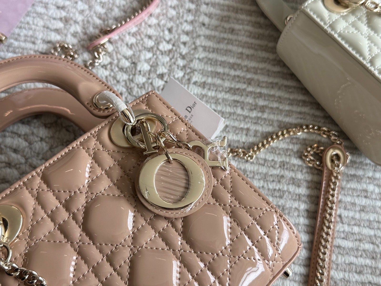 ディオール Lady Dior バッグ ミニ エナメル 可愛い A30877