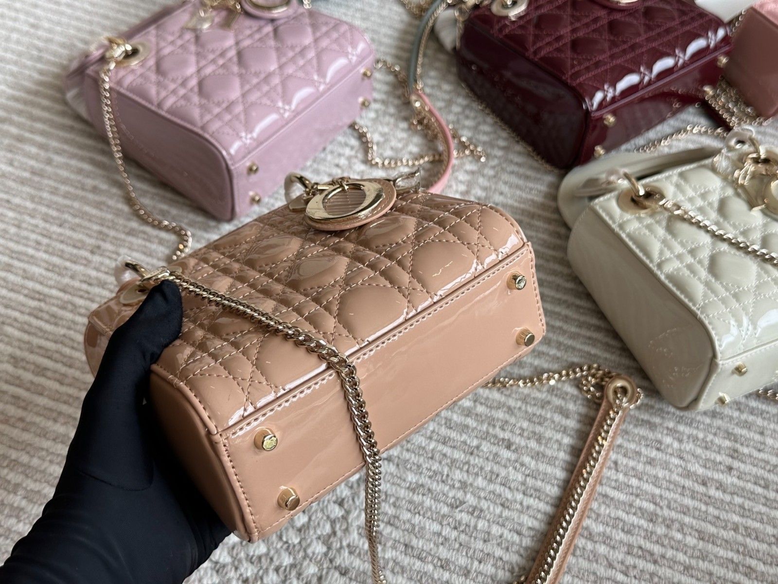 ディオール Lady Dior バッグ ミニ エナメル 可愛い A30877