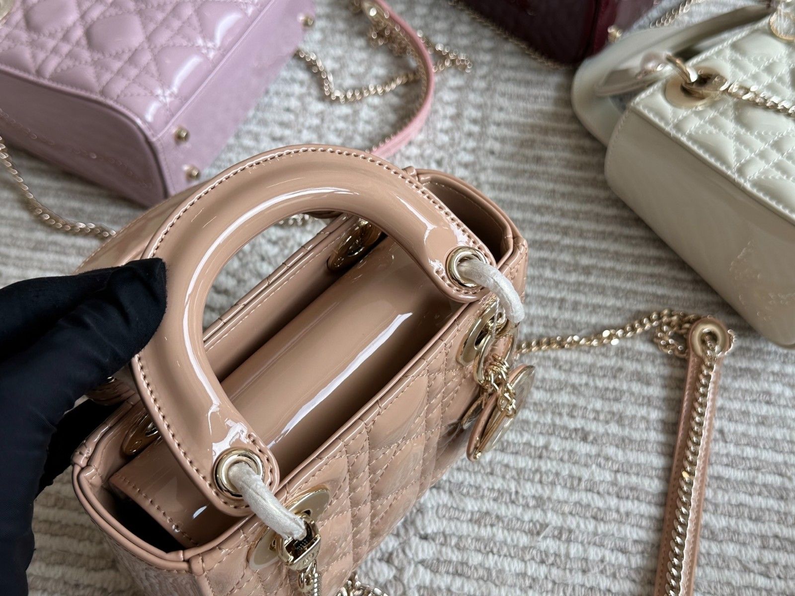 ディオール Lady Dior バッグ ミニ エナメル 可愛い A30877