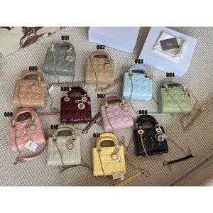 ディオール Lady Dior バッグ ミニ エナメル 可愛い A30877