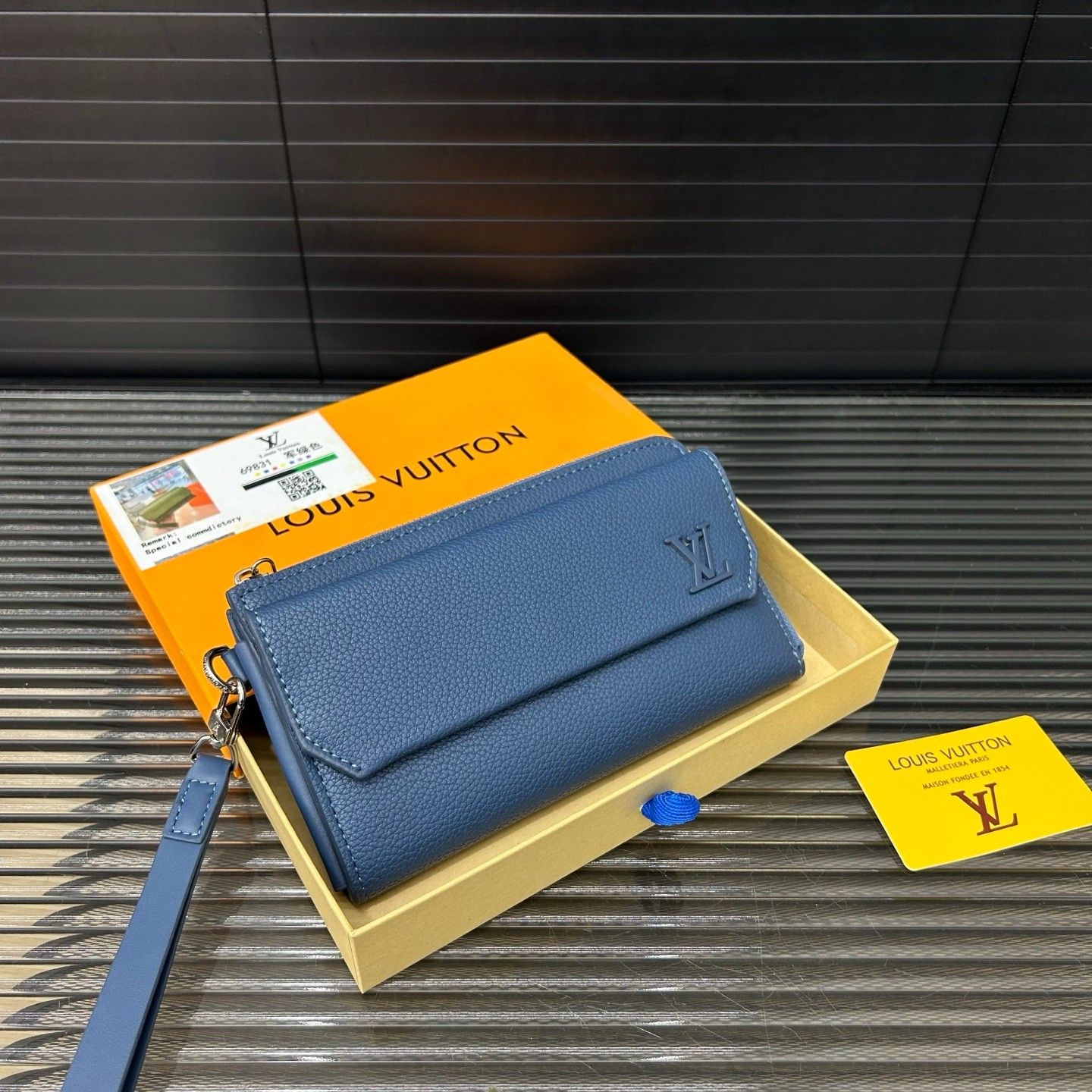 ルイヴィトン 長財布 クラッチバッグ クラシック A30878