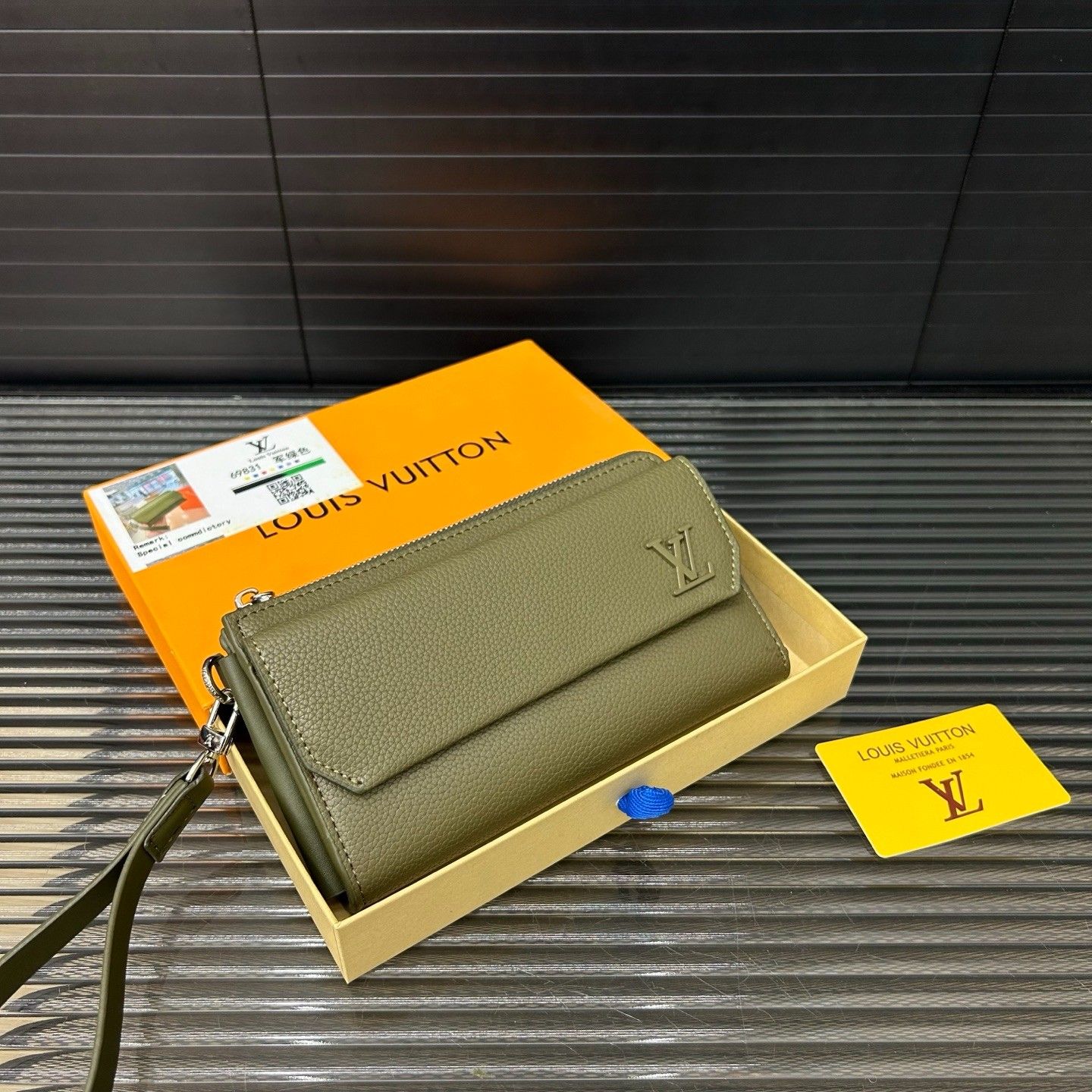 ルイヴィトン 長財布 クラッチバッグ クラシック A30878