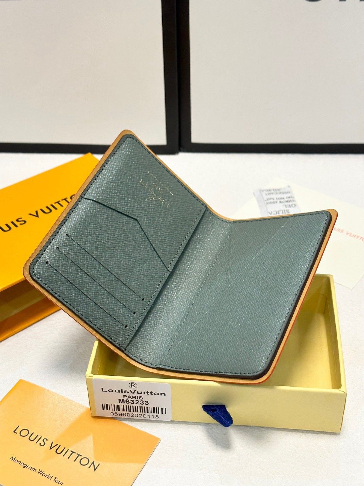 ルイヴィトン 短財布 カード収納 グレー A30891