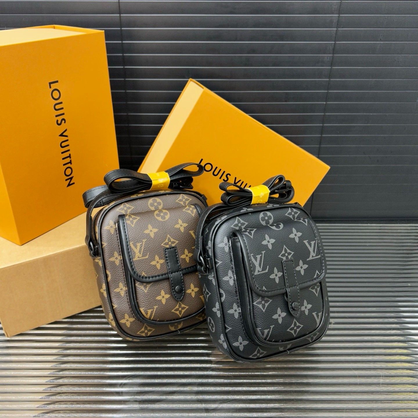 ルイヴィトン ショルダーバッグ CHRISTOPHER ミニバッグ A30890
