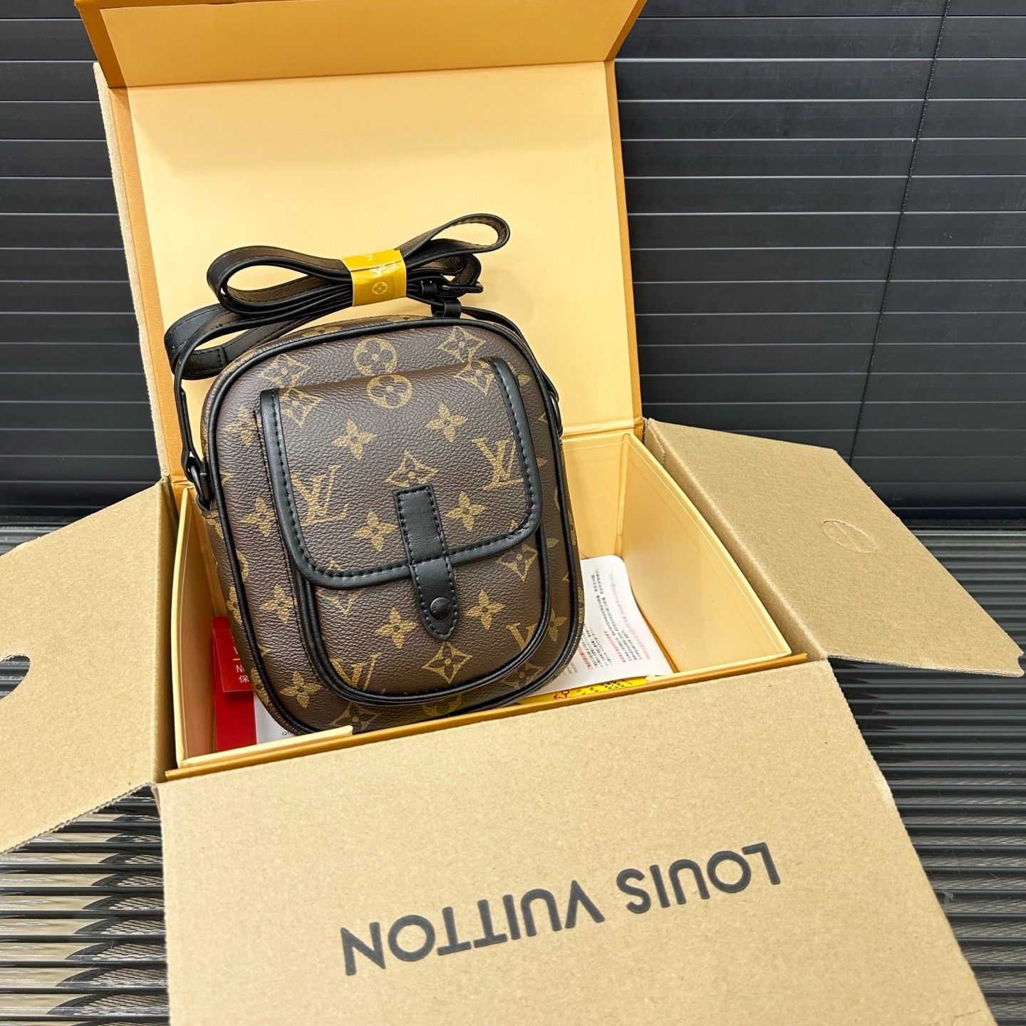 ルイヴィトン ショルダーバッグ CHRISTOPHER ミニバッグ A30890