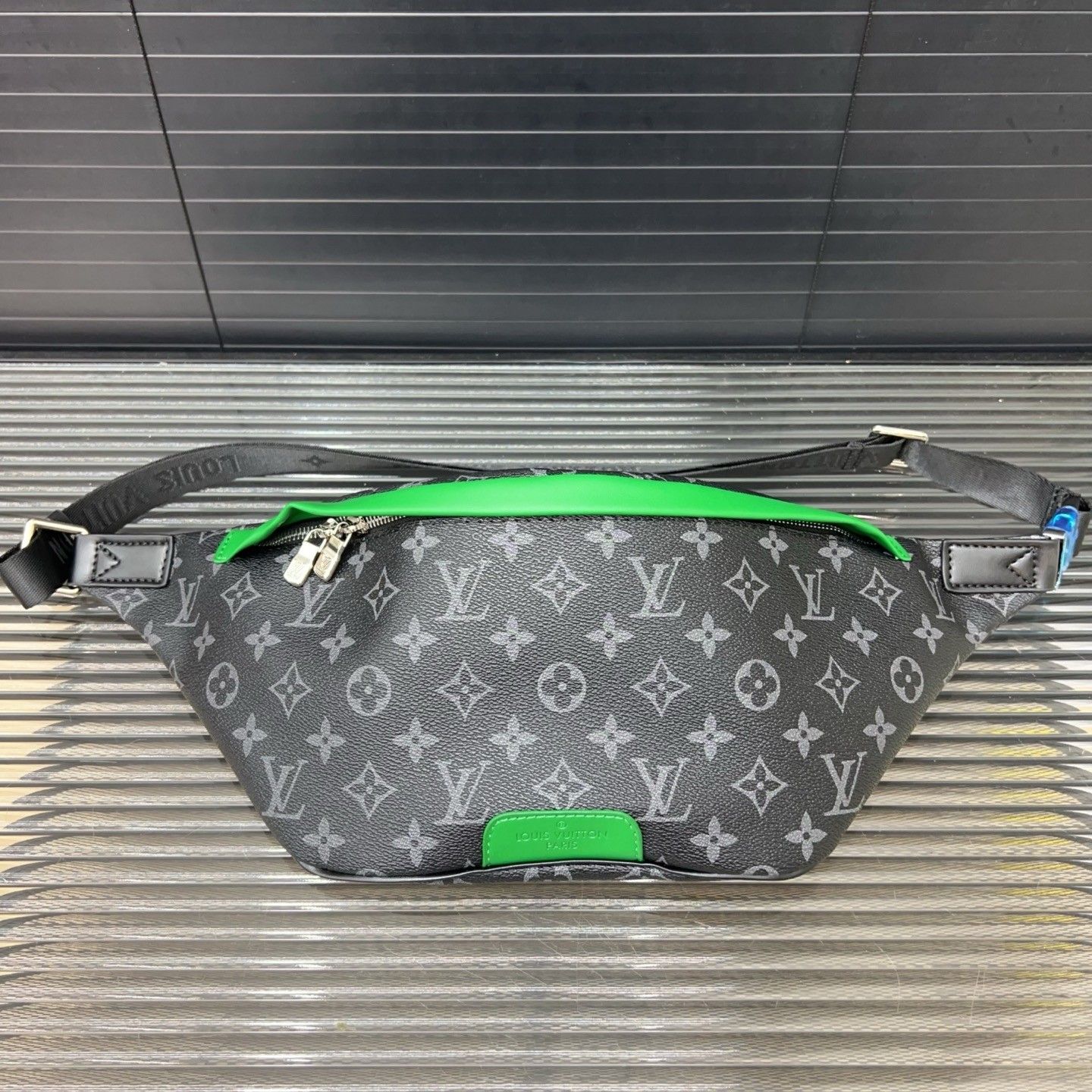 ルイヴィトン LV DISCOVERY ウエストバッグ ボディバッグ レザー A30886
