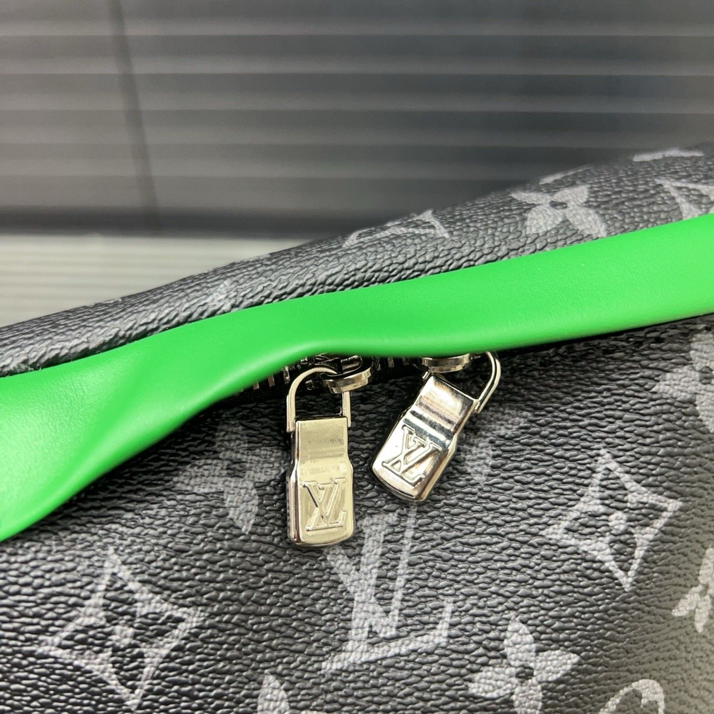 ルイヴィトン LV DISCOVERY ウエストバッグ ボディバッグ レザー A30886