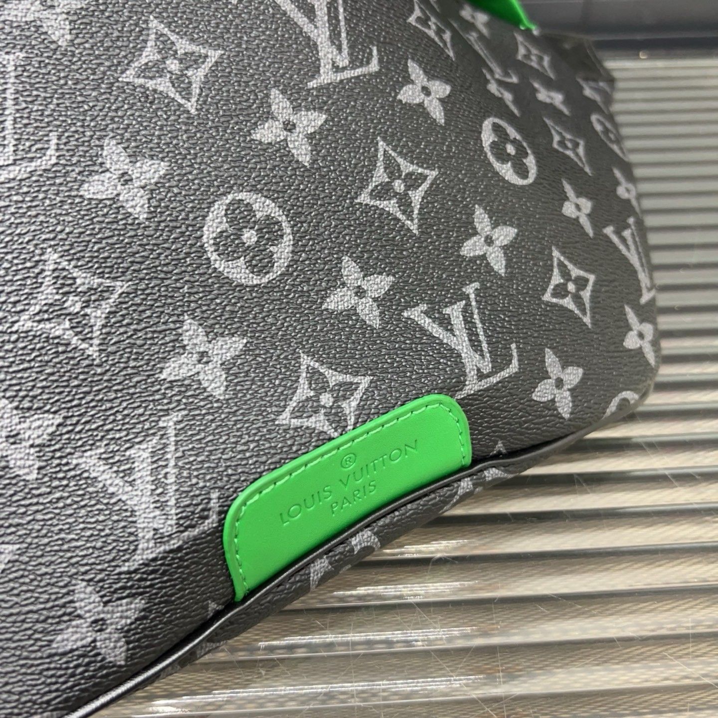 ルイヴィトン LV DISCOVERY ウエストバッグ ボディバッグ レザー A30886