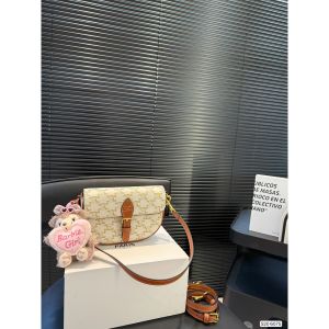 セリーヌ ショルダーバッグ クラシック 高級感 A30912