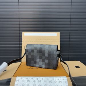 ルイヴィトン LV STEAMER ショルダーバッグ メンズ レディース A30918
