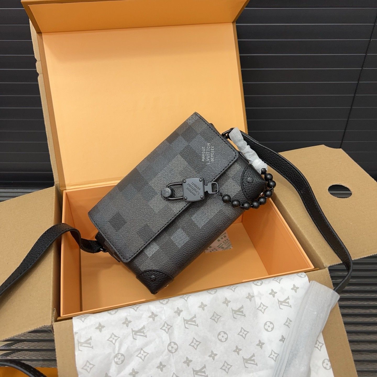 ルイヴィトン LV STEAMER ショルダーバッグ メンズ レディース A30918