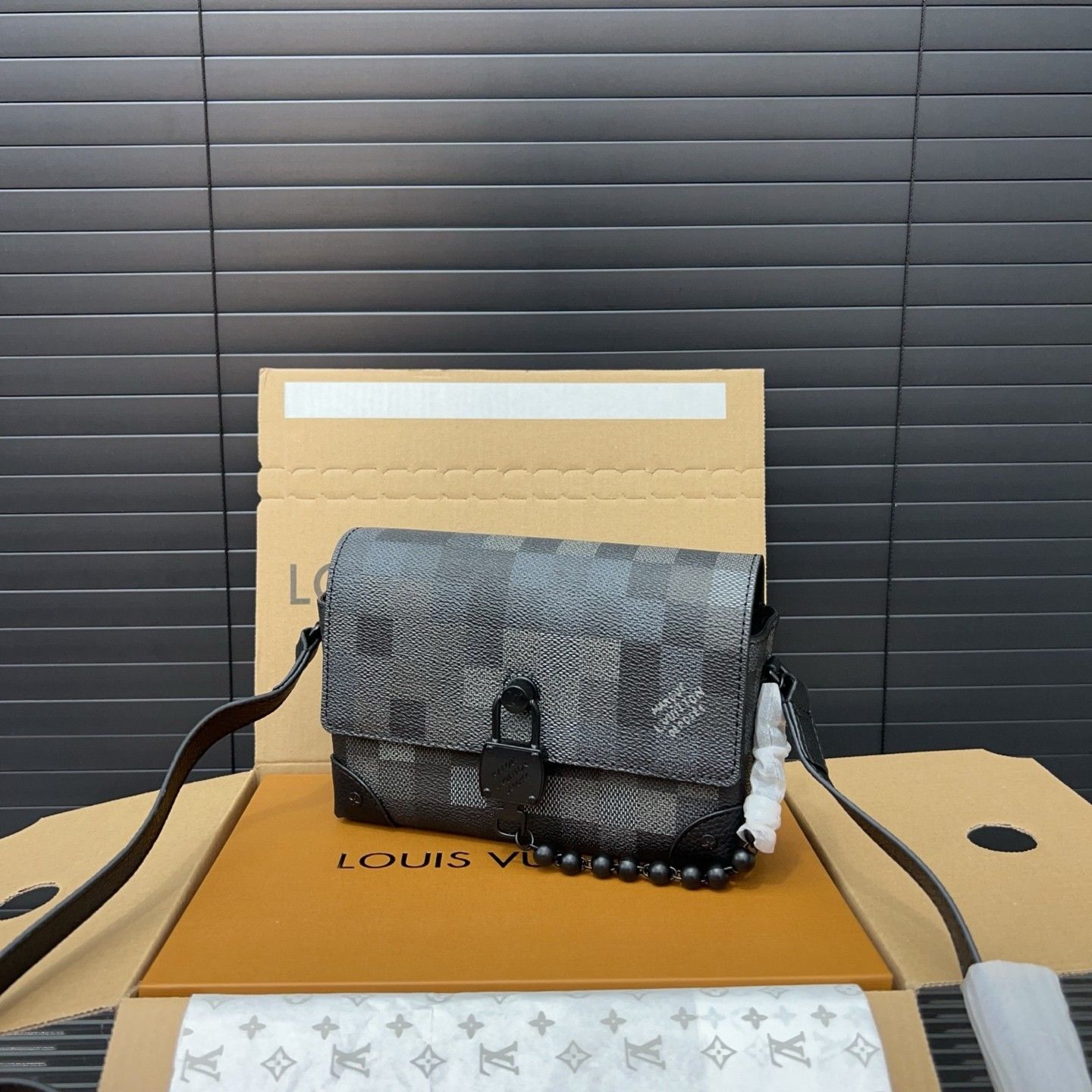 ルイヴィトン LV STEAMER ショルダーバッグ メンズ レディース A30918