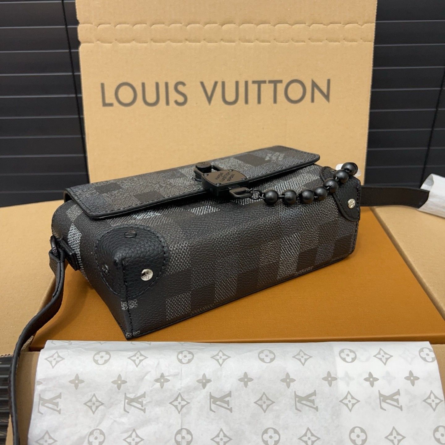 ルイヴィトン LV STEAMER ショルダーバッグ メンズ レディース A30918