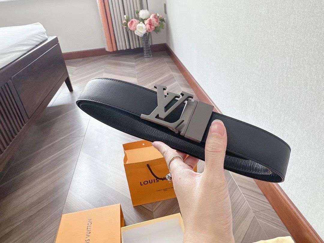 ルイヴィトン リバーシブルベルト レザー メンズ A30914