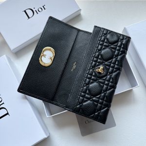ディオール 長財布 レディース向け クラシック A30917