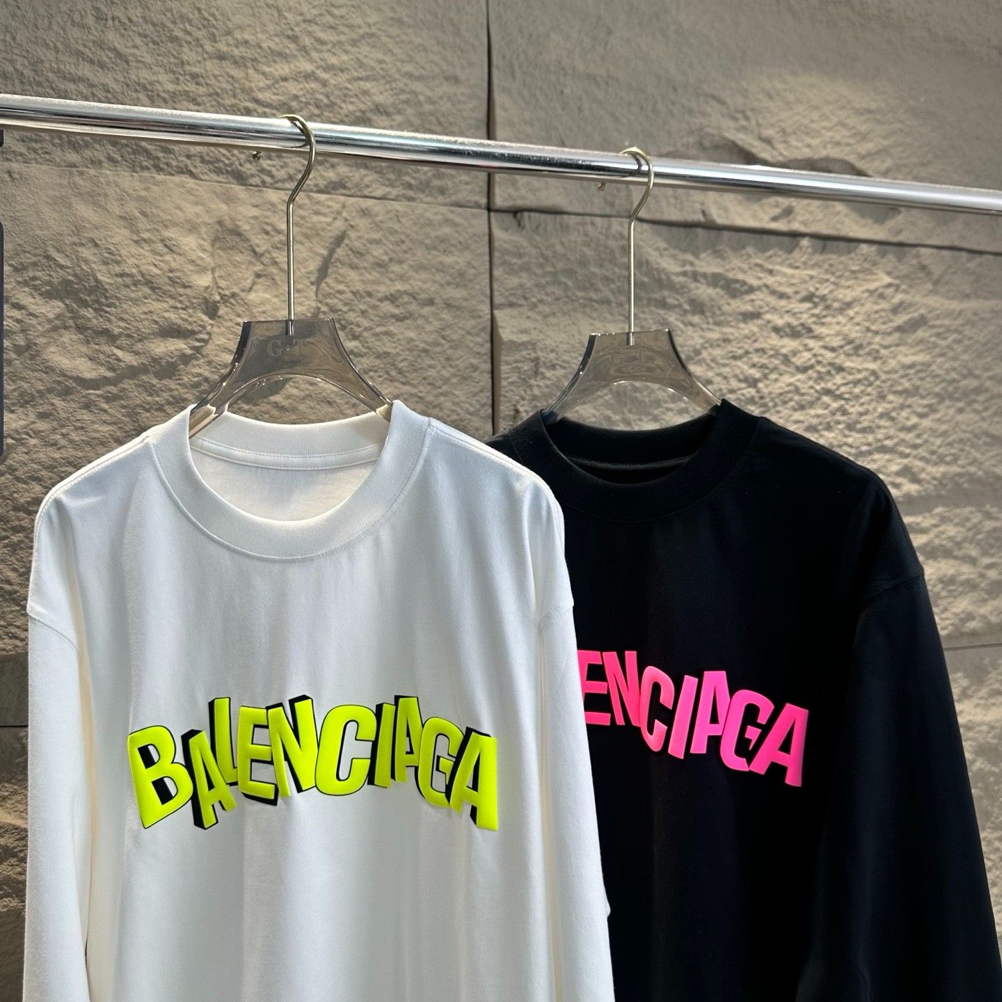 バレンシアガ スウェットシャツ Tシャツ プリント ラウンドネック A30942