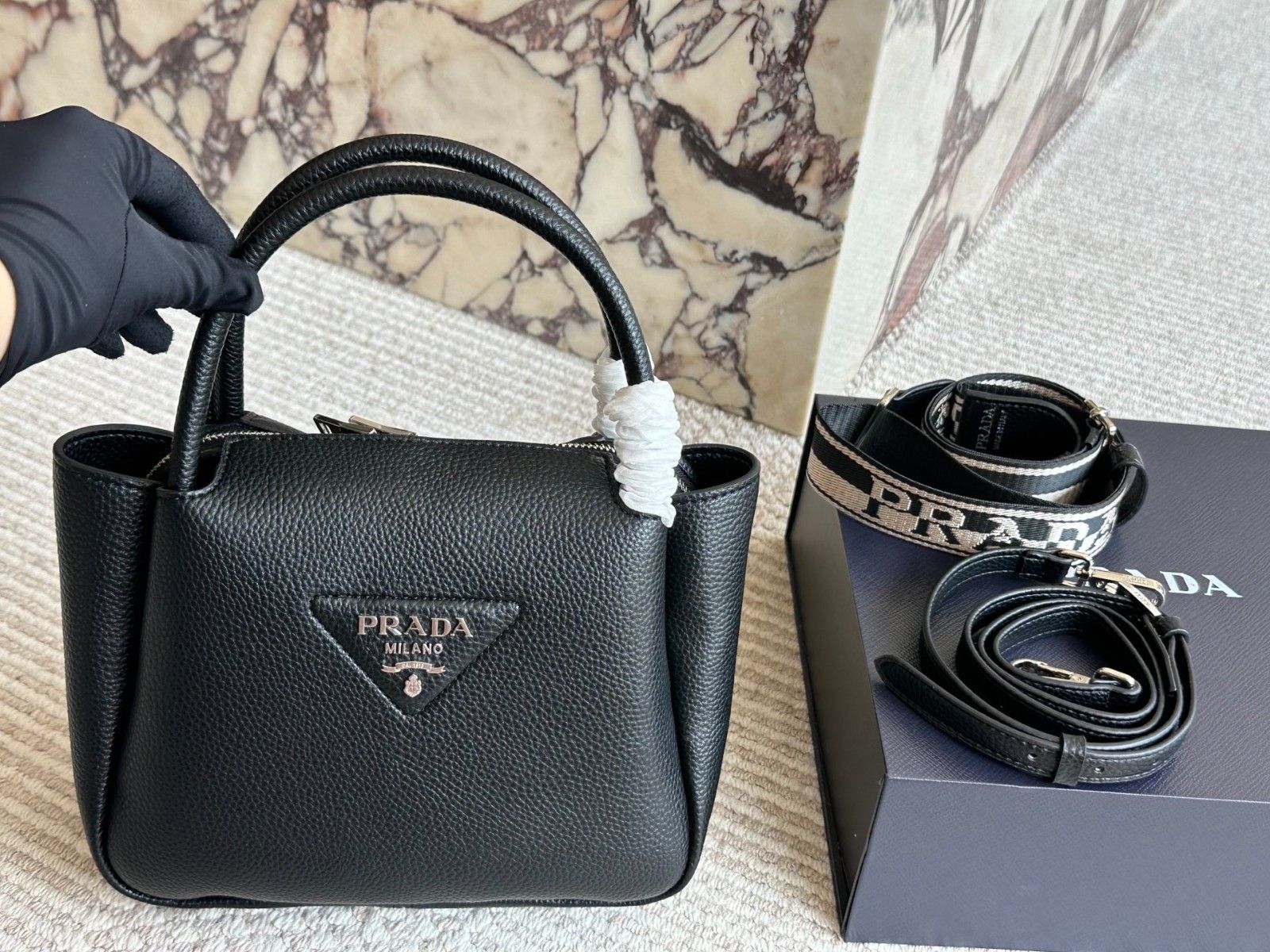 プラダ ハンドバッグ レザー ショルダーバッグ 高品質 A30948