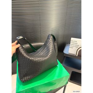 ボッテガ ヴェネタ 編み込み ショルダーバッグ オシャレ A30946