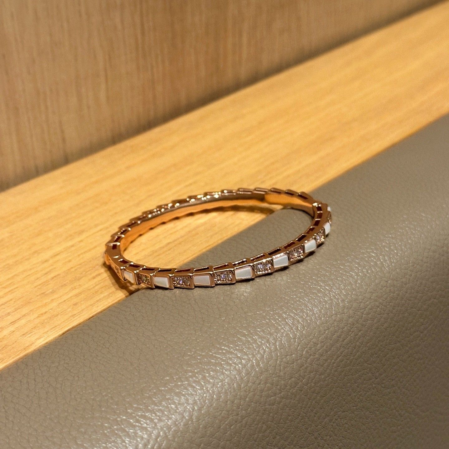 ブルガリ Serpenti ブレスレット レディース オシャレ A30941