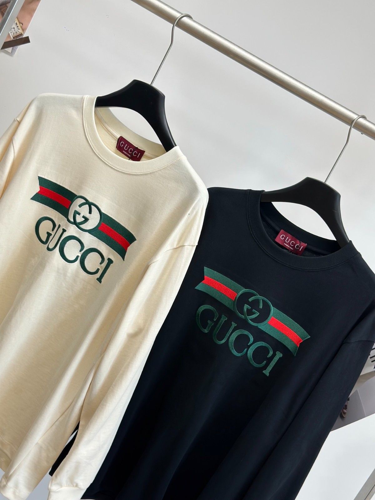 グッチ 長袖Tシャツ ラウンドネック カジュアル 男女向け A30939