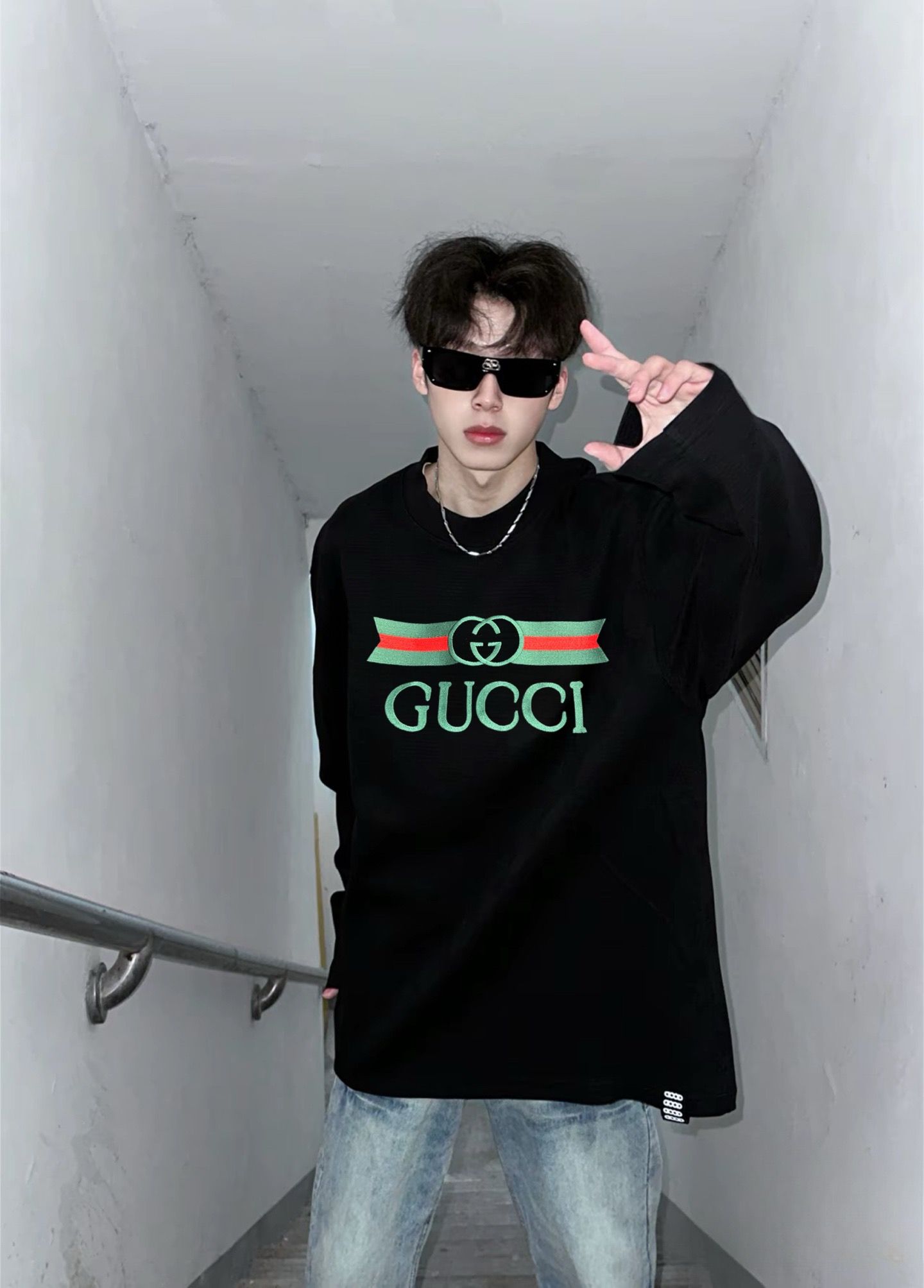 グッチ 長袖Tシャツ ラウンドネック カジュアル 男女向け A30939