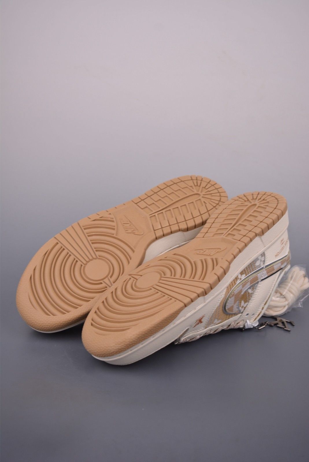 ルイヴィトン Nike SB Dunk Low スニーカー メンズ レディース 高品質 A30955