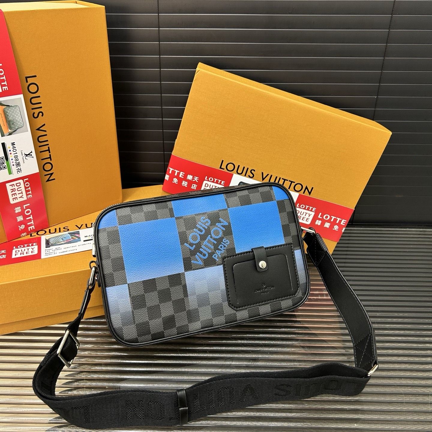 ルイヴィトン LV Alpha ショルダーバッグ クラシック A30958