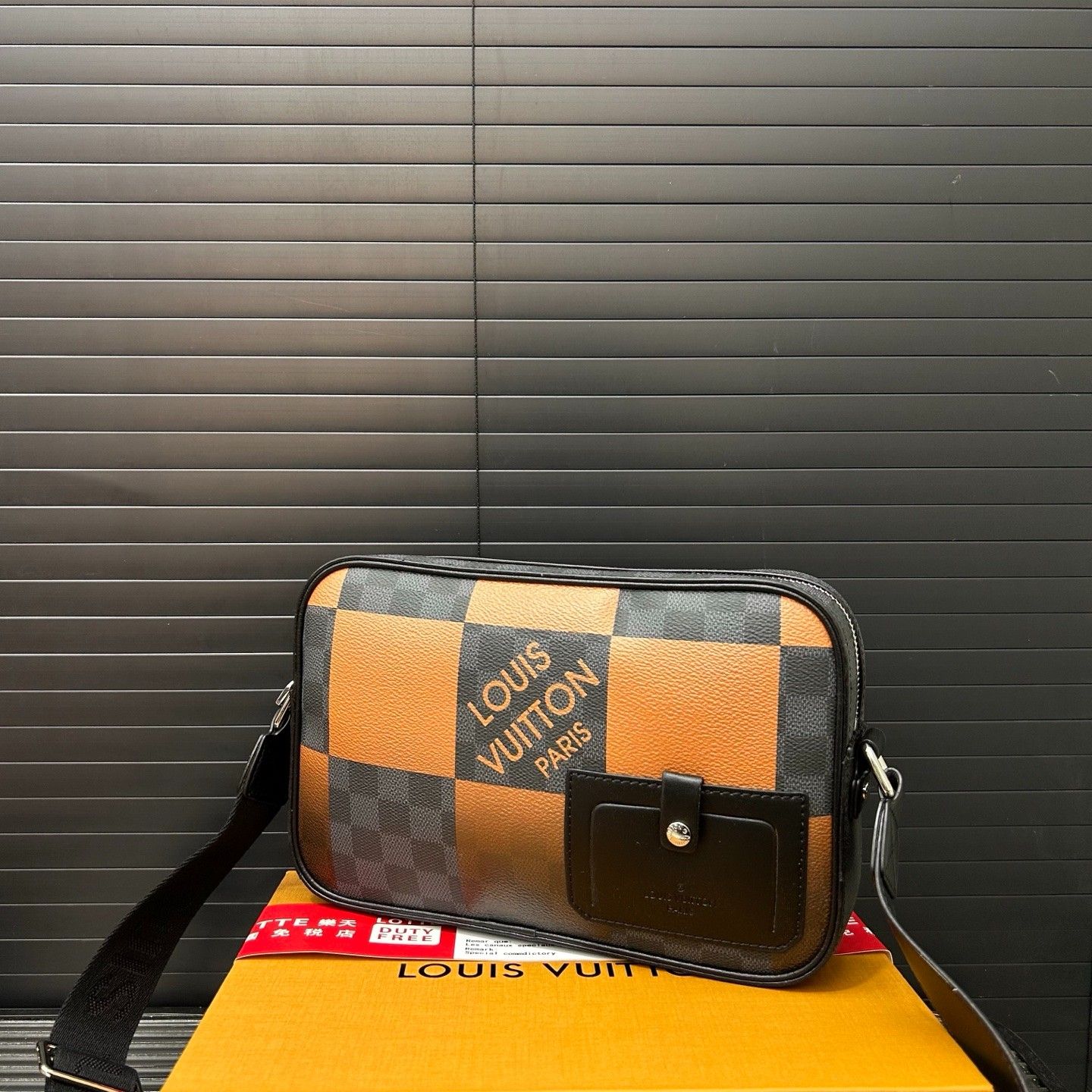 ルイヴィトン LV Alpha ショルダーバッグ クラシック A30958