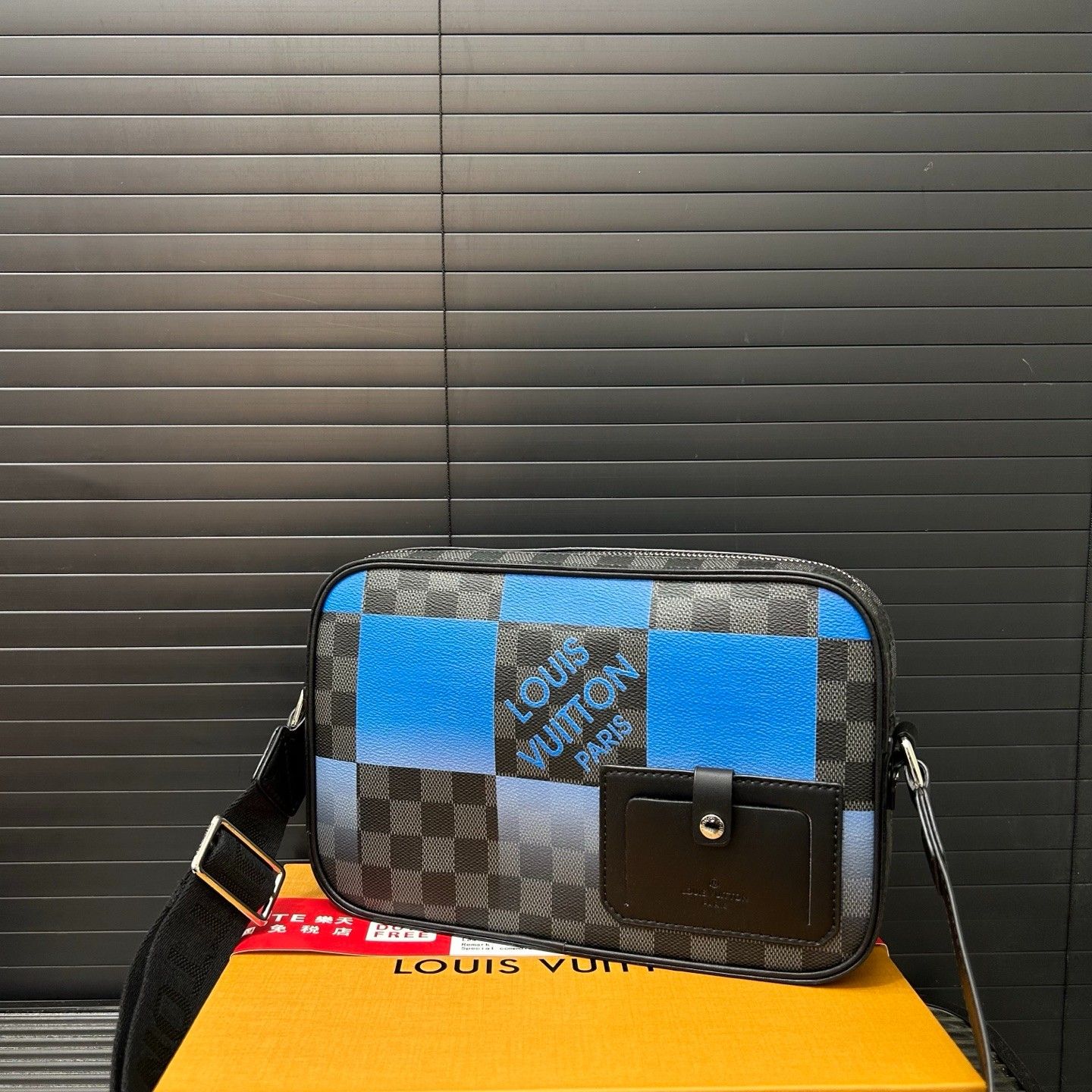 ルイヴィトン LV Alpha ショルダーバッグ クラシック A30958