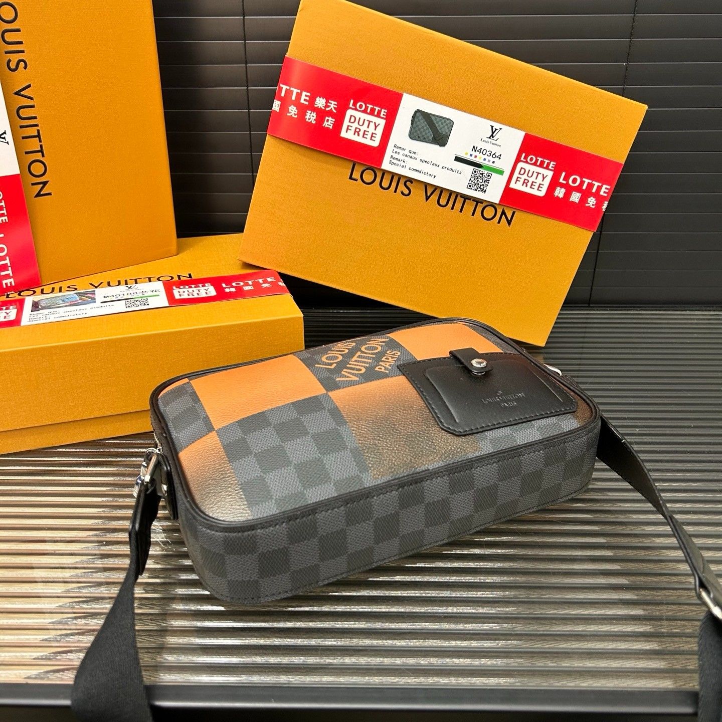 ルイヴィトン LV Alpha ショルダーバッグ クラシック A30958