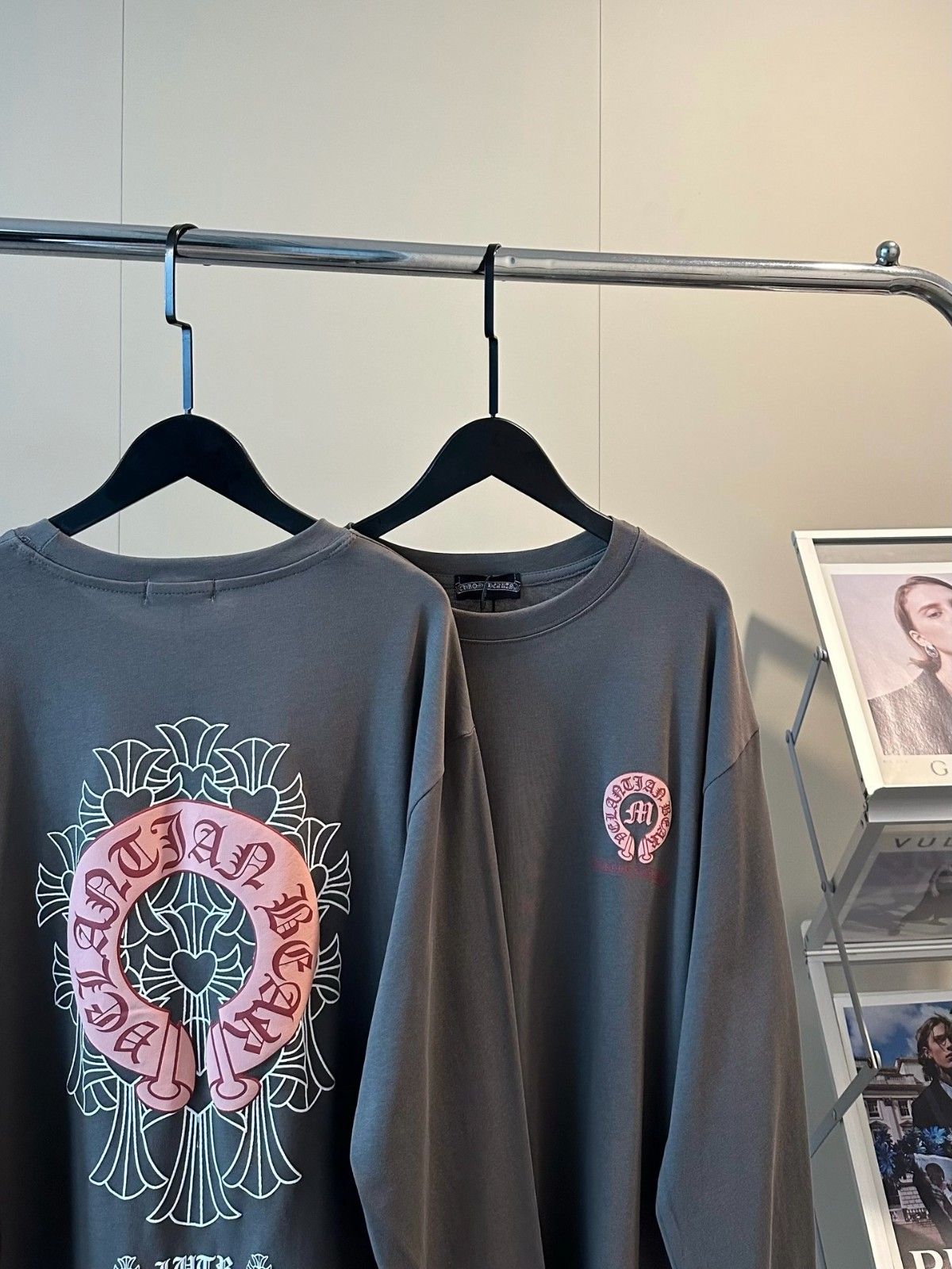 クロムハーツ 長袖Tシャツ ピンク+グレー 高級感 A30961