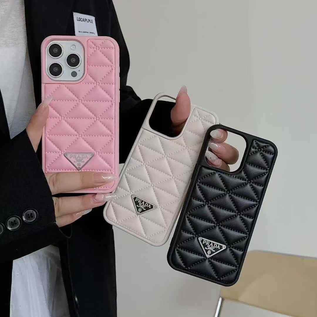 プラダiPhone14/16/15/14/13/12/11ケース