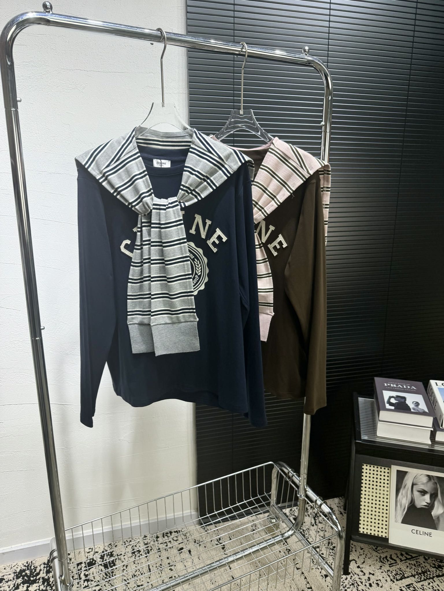 セリーヌ 長袖Tシャツ 取り外し可能なショール付き オシャレ A30802_1