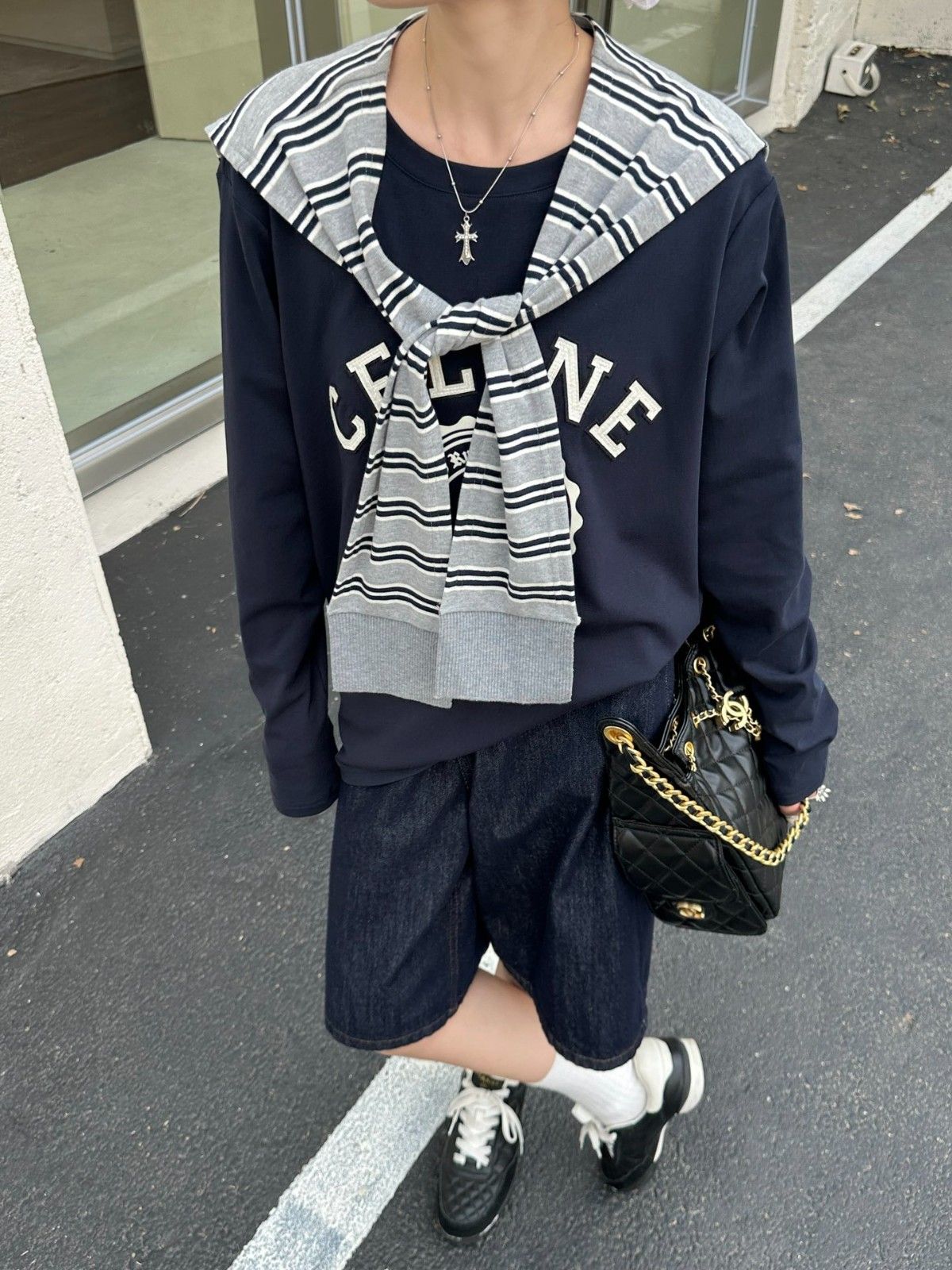 セリーヌ 長袖Tシャツ 取り外し可能なショール付き オシャレ A30802_1