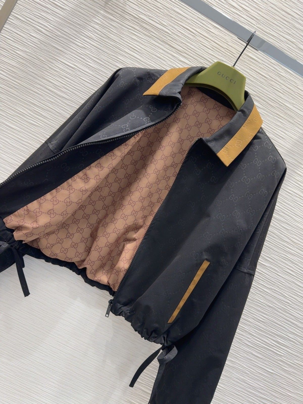 グッチ 上下セット ジャケットとズボン レディース オシャレ A30799_1