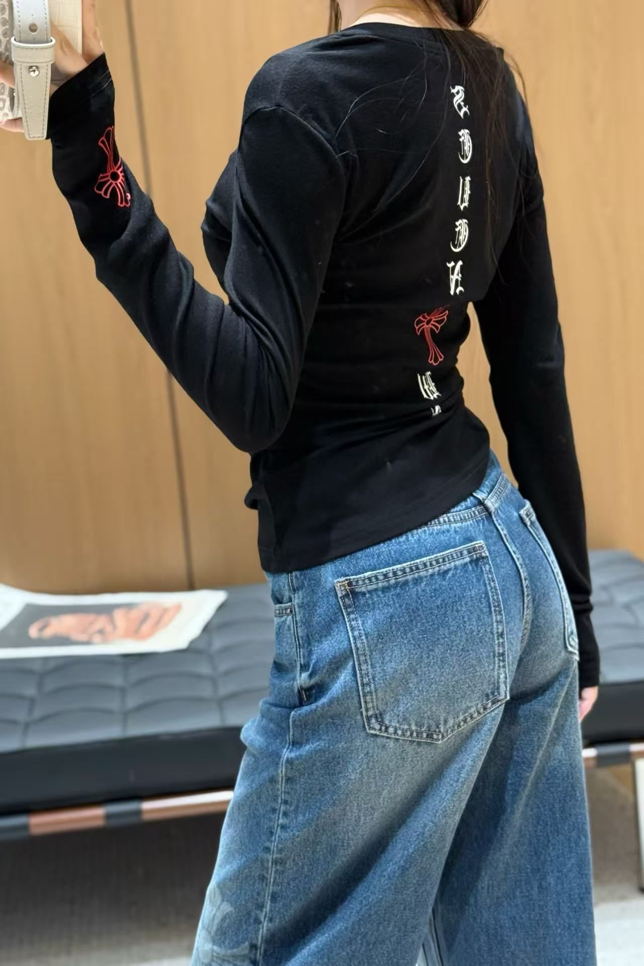 クロムハーツ 長袖tシャツ レディース向け オシャレ A30979