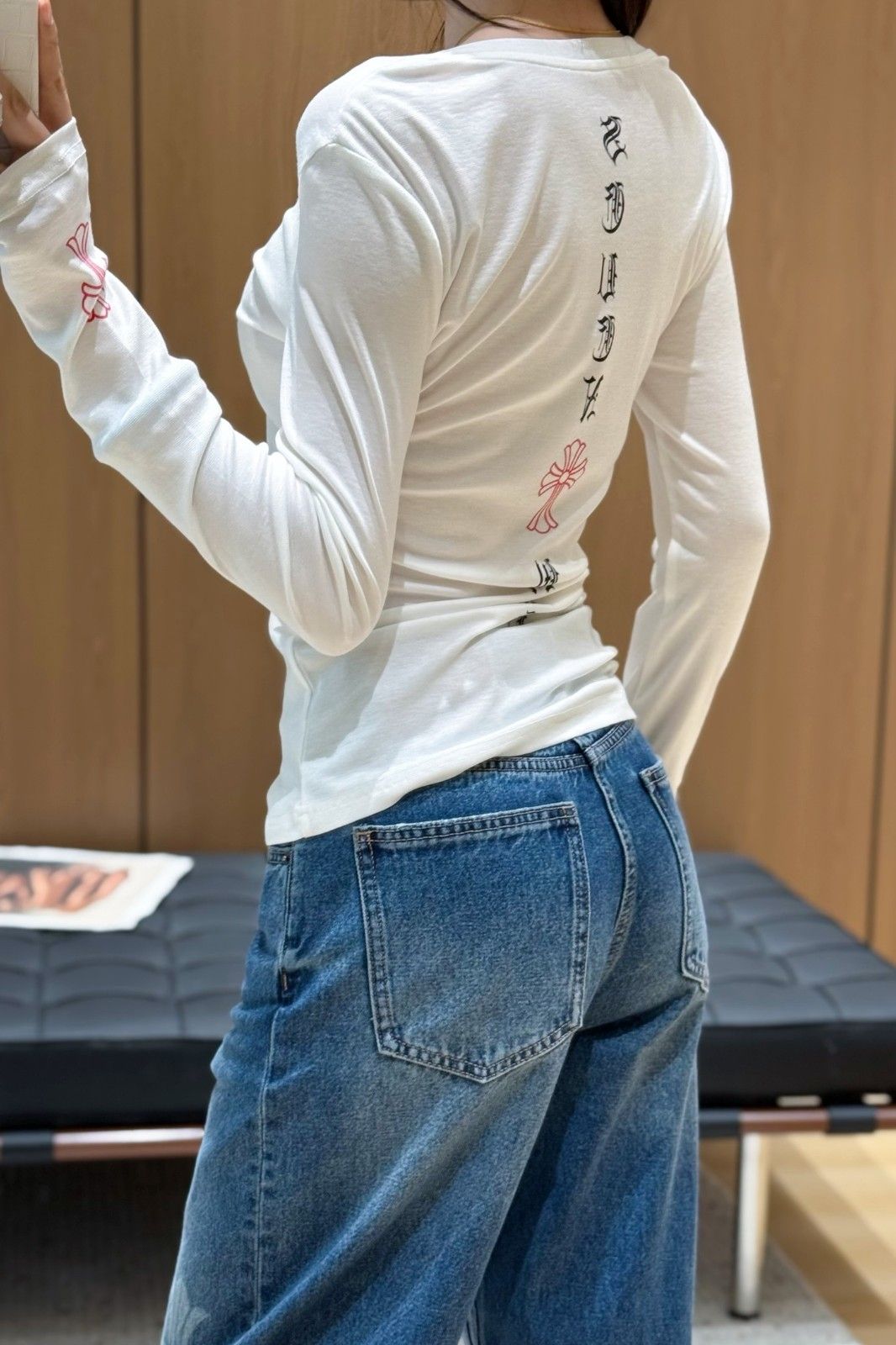 クロムハーツ 長袖tシャツ レディース向け オシャレ A30979