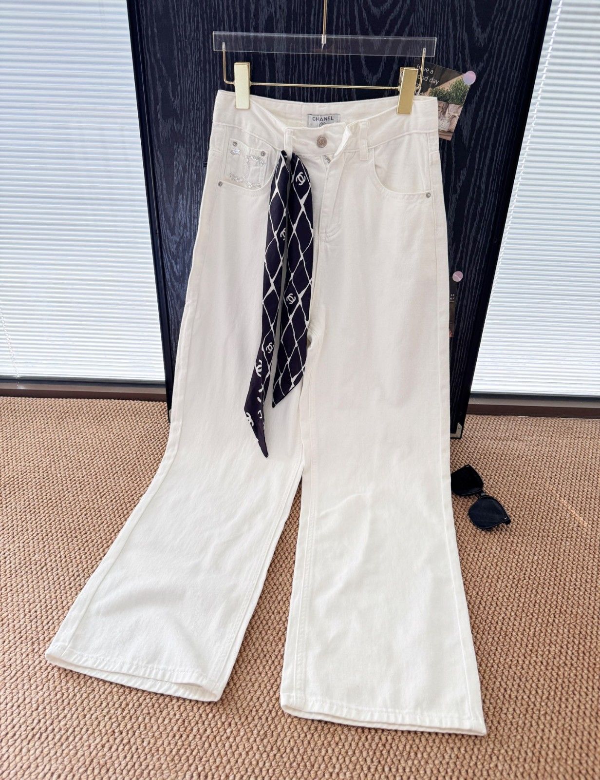 シャネル デニムストレートパンツ スカーフ付き オシャレ A31003