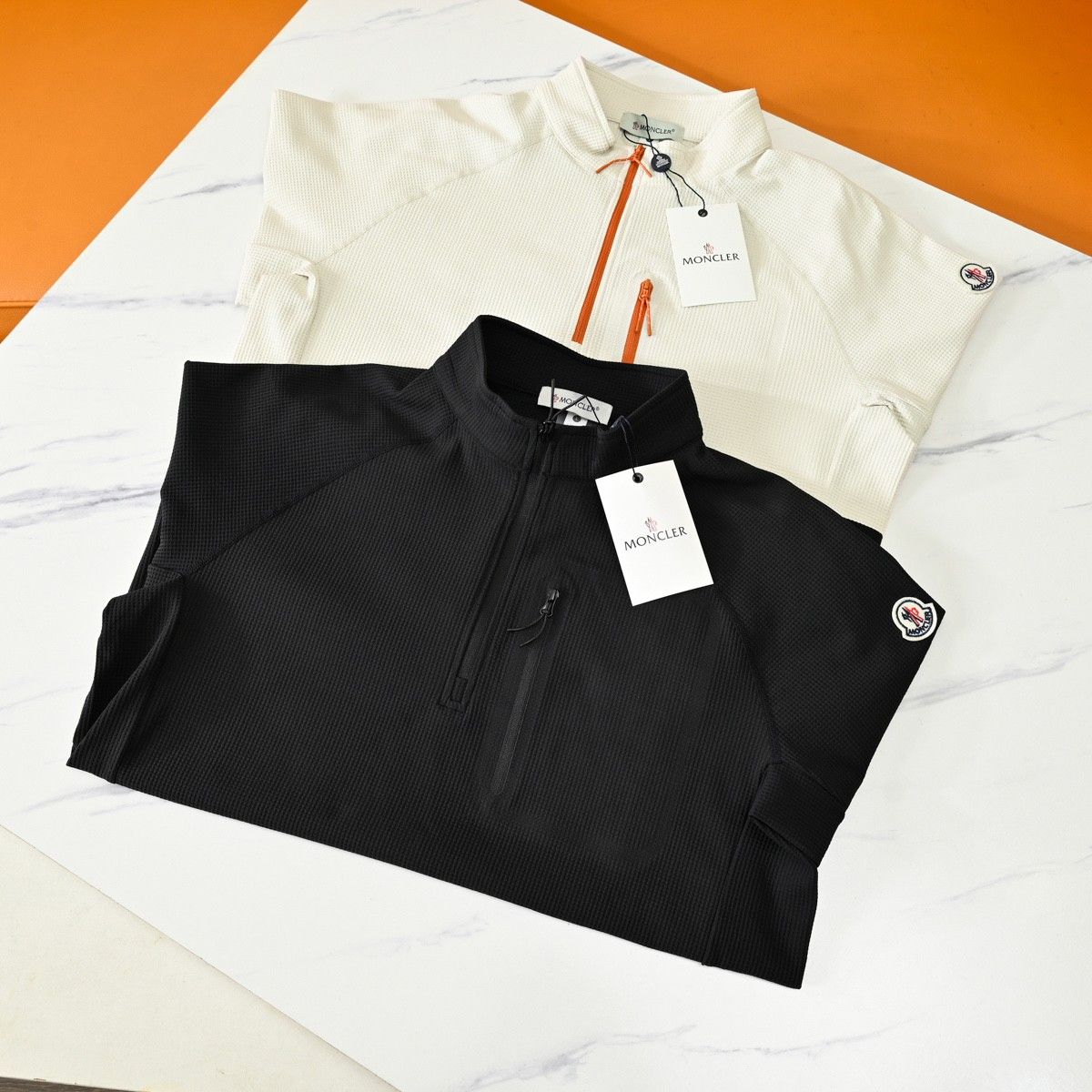 モンクレール 長袖Tシャツ ハーフジップ スポーツ カジュアル メンズ A31000