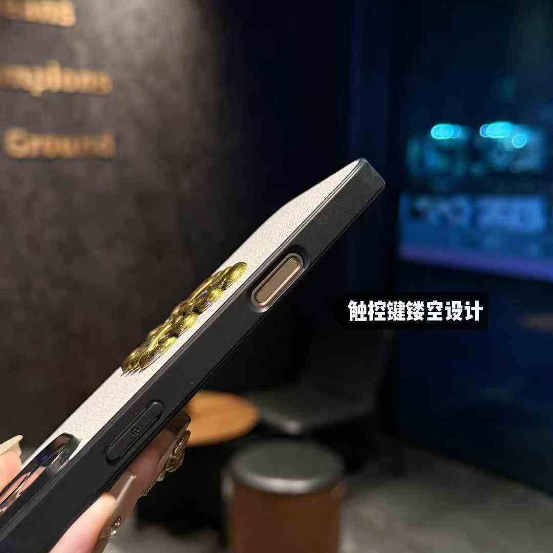 ロエベiPhone17/16/15/14/13/12/11/xr/7/8plusケース