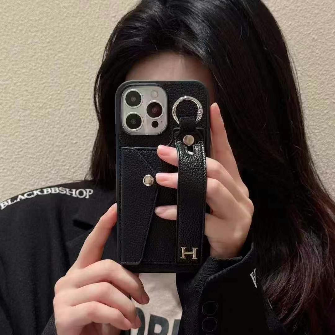 エルメスiPhone17/16/15/14/13/12/11ケース ハンドベルト付き
